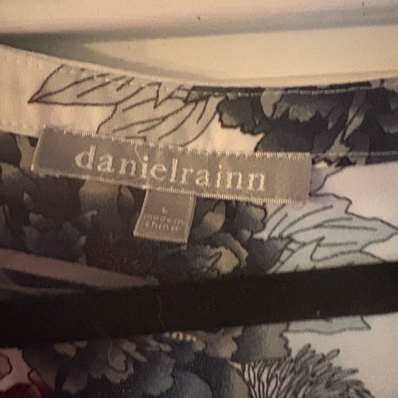 Daniel Rainn Burgundy and Gray Floral Blouse - Picture 2 of 2